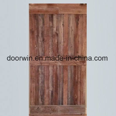 Modern Fashion Wood Doors Design Plank Panel Single Entry Door Made of Knotty Pine Larch Alder - China Knotty Alder Wooden Door, Pine Larch Wooden Door - Doorwin Group Windows & Doors